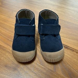 Toddler Victoria navy safari velcro boot size 23